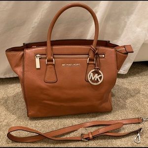 MICHAEL KORS Crossbody Purse - Slouchy EUC